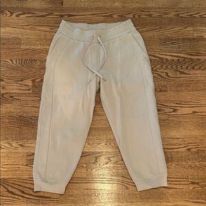 lululemon athletica scuba cropped Cream Joggers